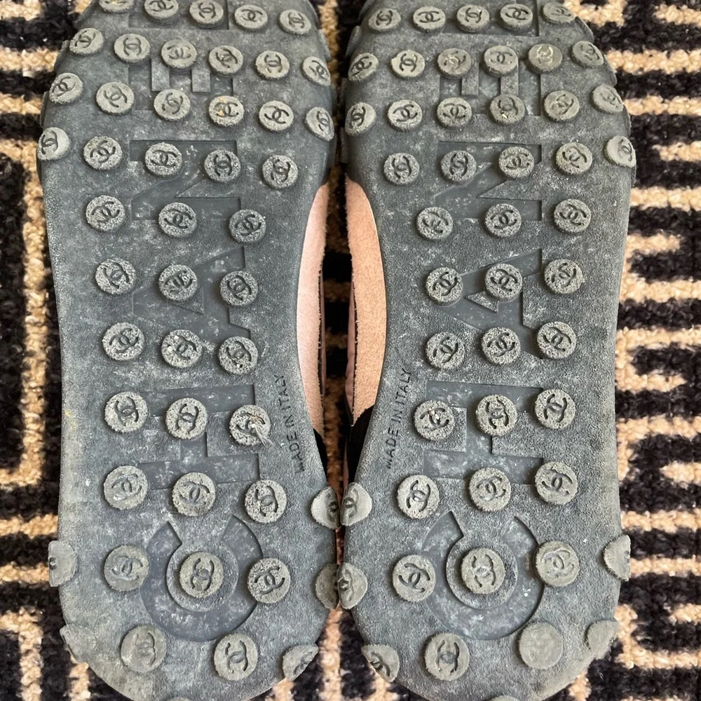 Chanel CC Logo. Nylon and Calfskin Suede Sneakers - Picture 9 of 11